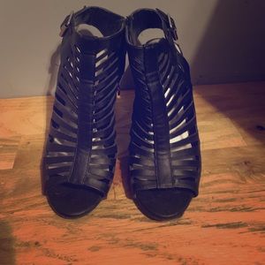 Strappy Open Toed Low heels